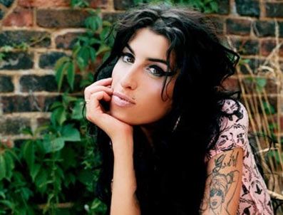 MARK RONSON - Winehouse'un gizli albümü piyasaya çıkıyor