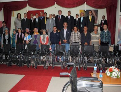 Öğrencilerin Topladığı Mavi Kapaklar 29 Engelliye Tekerlekli Sandalye Oldu