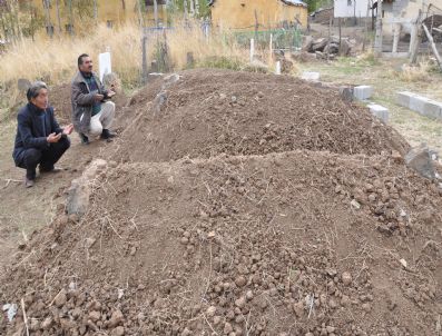 ALTıNDERE - (özel Haber) Kırgızistan Göçmenlerinden 4 Kişi Erciş Depreminde Öldü