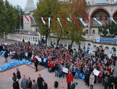 CAHIT ALTUNAY - Sultangazi`li Çocuklar Van`daki Çocuklar İçin Dünya Rekoru Kırdı