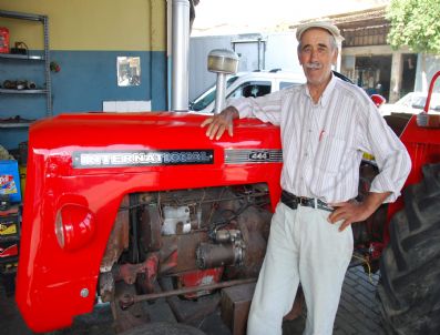 Dedesinden Miras Kalan Traktörle Üretim Yapıyor