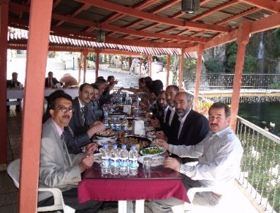 Dinar Belediyesi İmam ve Müezzinleri Yemekte Buluşturdu