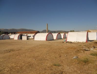 Gelendost’ta Mevsimlik Tarım İşçi Çadırları Kuruldu