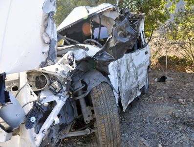 Gümüşhane’de Otomobille Tır Çarpıştı: 1 Ölü, 1 Yaralı