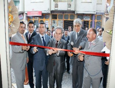 RECAİ BERBER - Kırkağaç Genç İşadamları Derneği Yeni Binasına Taşındı