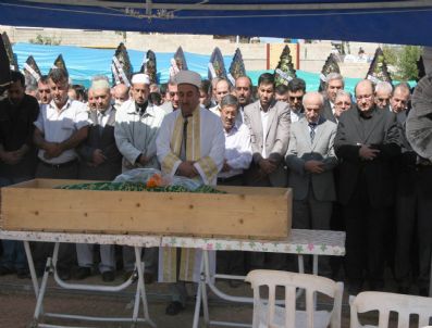 YUSUF ODABAŞ - Milletvekili Karakuş`un Annesi Toprağa Verildi