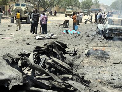 Somali'de bombalı saldırı: 65 ölü