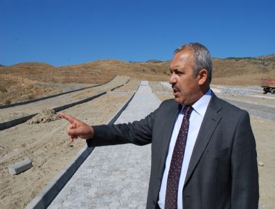 ALI GÖZEN - Turhal`a Şehir Mezarlığı