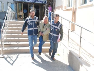 Uyuşturucuyla Yakalanan Zanlı: Çantayı Camide Buldum