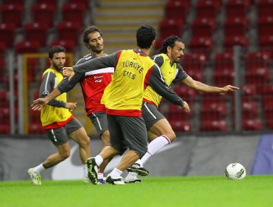 GUUS HİDDİNK - A Milli Futbol Takımı, Türk Telekom Arena`da Çalıştı