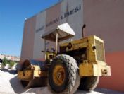 Asfalt Silindirini Çalıştıran Çocuklar Okul Duvarına Çarptı