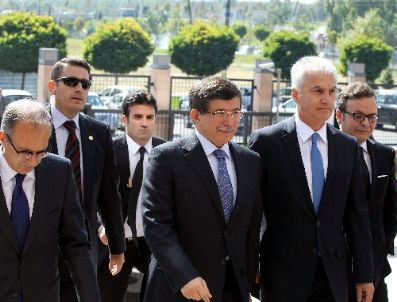 Davutoğlu, Chp Genel Merkezi`nde