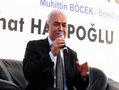 NIHAT HATIPOĞLU - Hatipoğlu Kitaplarını İmzaladı