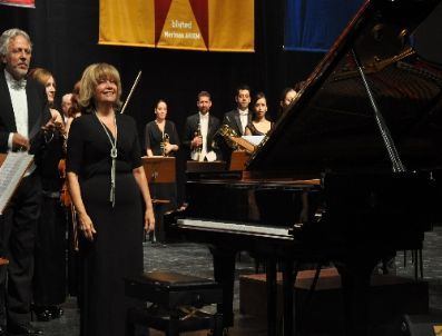 İdil Biret Bursalılara Unutulmaz Bir Gece Yaşattı