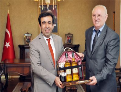 MERSIN ÜNIVERSITESI - Kosova Heyetinden Vali Güzeloğlu`na Ziyaret