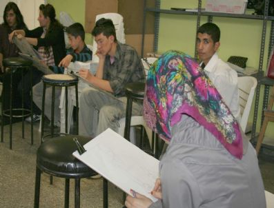 CERRAHPAŞA - Şanlıurfa Belediyesi`nin Resim Kursları Kazandırıyor