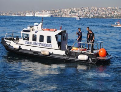 Temizlik Yapılan Marmara Denizi`nden Klozet, Bebek Arabası ve Muska Çıktı