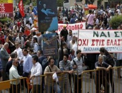 GIRIT - Yunanistan'da ortalık karıştı