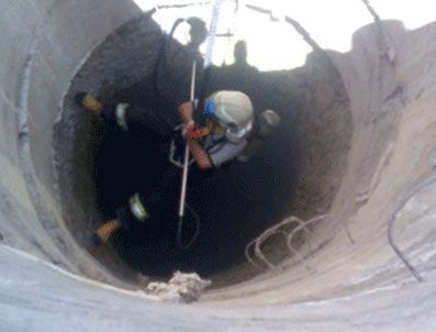 40 metrelik kuyuda köpek kurtarma operasyonu