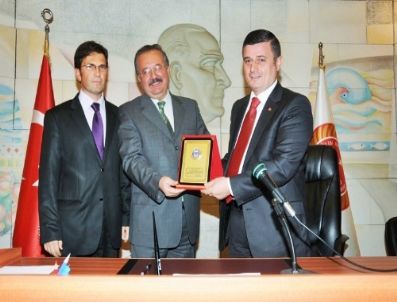 Balıkesir`de Bin 210 Projeye Devam Ediliyor