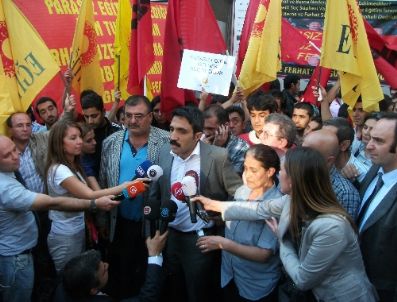 YUSUF YıLMAZ - Başbakanı Protesto Eden Eylemcilerin Tahliyesi Sevinçle Karşılandı