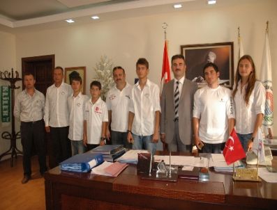 OPTIMIST - Gemlikli Yelkenciler Altınla Ödüllendirildi