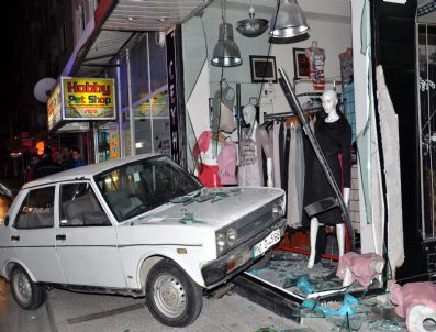 Otomobil İş Yerine Girdi