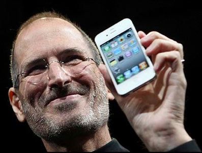 SCHWARZENEGGER - Steve Jobs'un ölümü Twitter'ı kilitledi