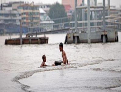 BUDIST - Taylan'da sel, Filipinler'de tayfun felaketi