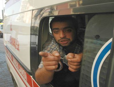 Yakamadığı ağabeyini bıçakladı