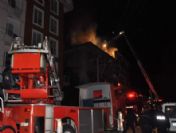 Yatalak Kadın Alevlerin Arasından Güçlükle Kurtarıldı