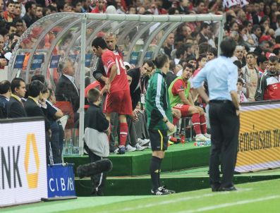 OĞUZ ÇETIN - Arda Turan'dan Hiddink'e Sitem