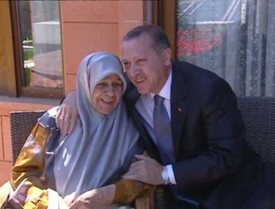 TENZILE ERDOĞAN - Başbakan Erdoğan & Tenzile Erdoğan