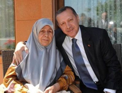 TENZILE ERDOĞAN - Erdoğan annesiyle ilgili şu pankartı istemişti