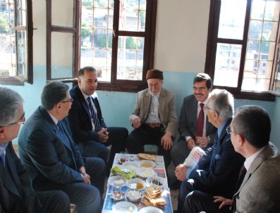 FEHMI ALAYDıN - Eski Belediye Başkanı İle Nostaljik Kahvaltı