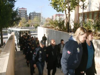 Kck’dan Gözaltına Alınanlar Adliyeye Sevk Edildi