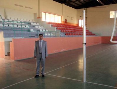 Sarıkaya Kapalı Spor Salonu İlgi Bekliyor