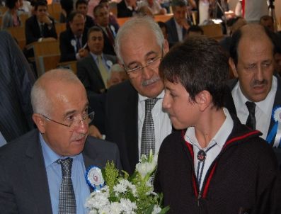 ABDÜLKADİR AKSU - Tbmm Başkanı Çiçek:tüfek Menzilinde Anayasa Yapılamaz