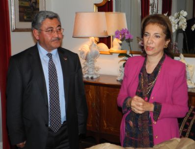 KULULU - Türkiye Belediyeler Birliği Heyeti İsveç`te Büyükelçi Korutürk`ü Ziyaret Etti