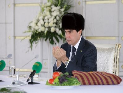 BERDIMUHAMEDOV - Türkmenistan’da 1948 Depreminde Hayatını Kaybedenler Anıldı