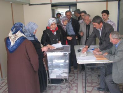 YAŞAR KESKIN - Ak Parti'nin Keles'te Delege Seçimleri Yapıldı
