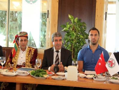 NURETTIN TURSUN - Döşemealtı Belediyesi, Hande Yener ve Oğuz Yılmaz Konserlerini Erteledi