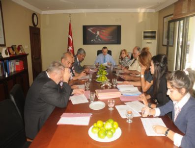 FıNDıKPıNARı - Mezitli Kaymakamlığı'nın Yardımları Sürüyor