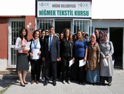 FARUK AKDOĞAN - Niğde Belediyesi Tekstil Kursu Sona Erdi
