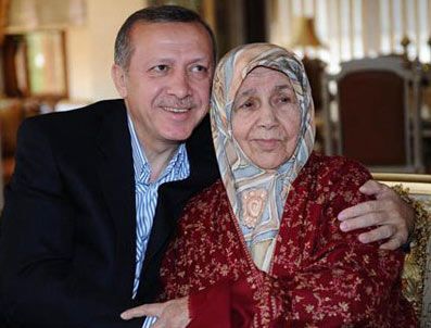 TENZILE ERDOĞAN - Suriyeliler'den Tenzile Erdoğan için gıyabi cenaze namazı