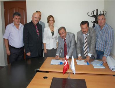 Gelibolu Belediyesi’nde Toplu Sözleşme Sevinci