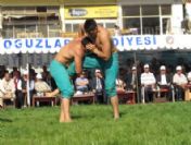 Oğuzlar`da Başpehlivan Ahmet Serbest Oldu