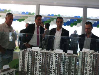 Toplu Konut Sitesi Kokteyl İle Tanıtıldı