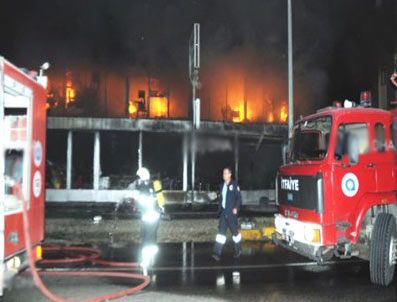 Antalya'daki mağaza yangını korkuttu