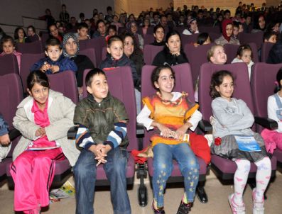 ŞÜKRÜ KARABALıK - Çocuklar `mesneviden Ders Aldım` Oyununu Beğendi